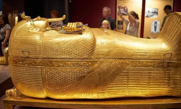 Wystawa zabytków starożytnego Egiptu w muzeum GEM
