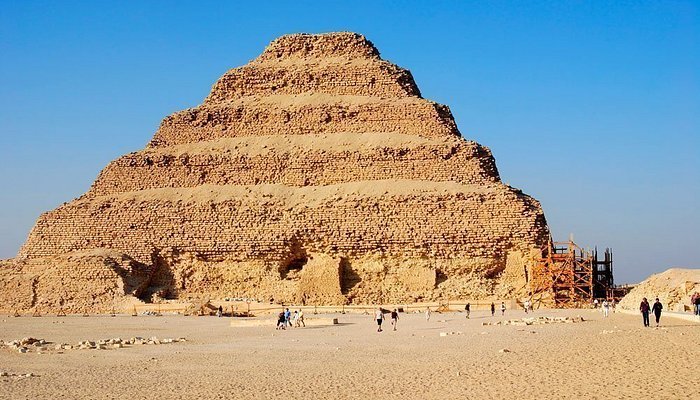Sakkara – piramida schodkowa, archeologiczny cud Egiptu